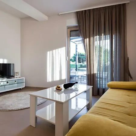 Croatica Brodarica Apartment