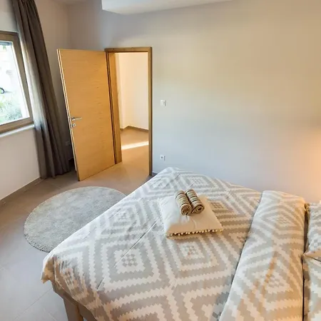 Croatica Brodarica Apartment *